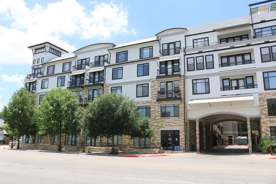 Primary Photo Of 127 E Riverside Dr, Austin Apartments For Lease