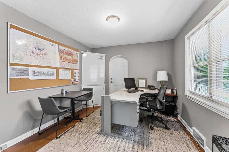 More Photos Of 201 N Cleveland Massillon Rd, Akron Office For Sale