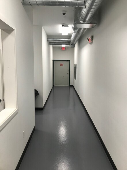 More Photos Of 3045 NW Campus Dr, Estacada Warehouse For Sale