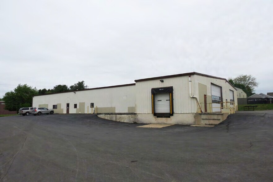 More Photos Of 25 Hess Rd, Leola Manufacturing For Lease