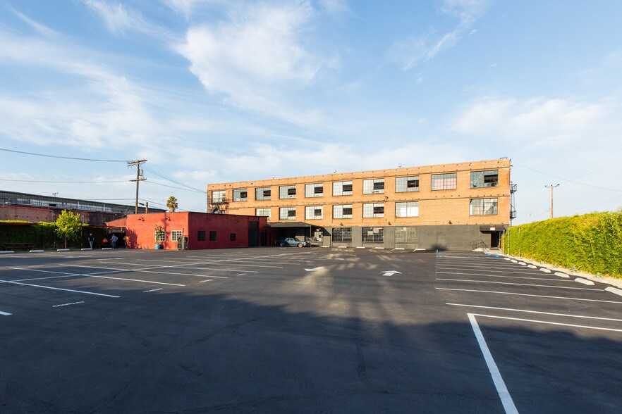 Primary Photo Of 615 E 61st St, Los Angeles Light Manufacturing For Sale