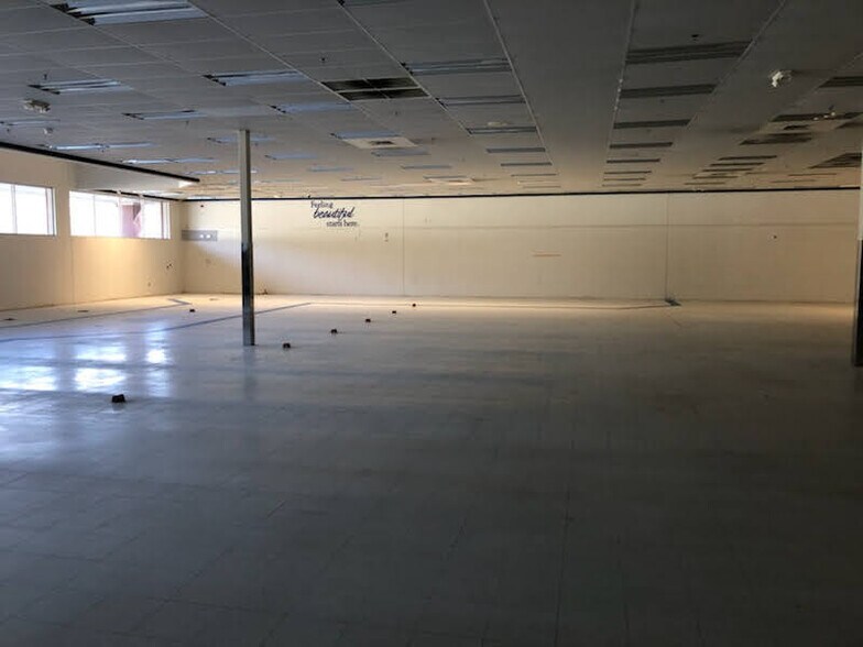 More Photos Of 2580 Winder Hwy, Dacula General Retail For Lease