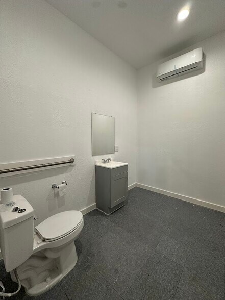 More Photos Of 6515 FM 2920 Rd, Spring Warehouse For Sale