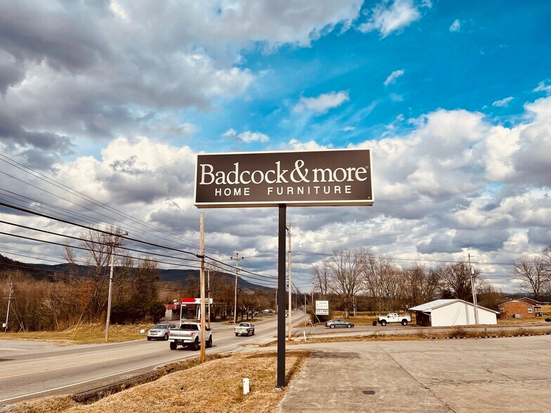 More Photos Of 3600 Main St, Jasper Storefront For Sale