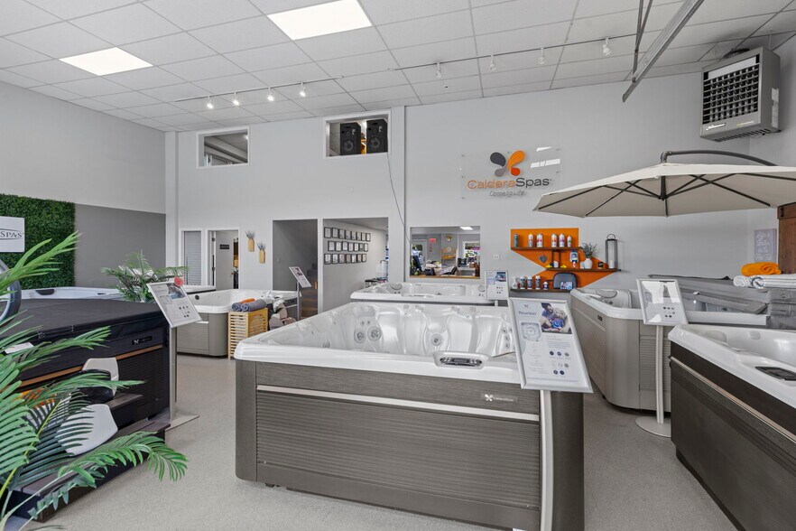 More Photos Of 120 9th St, Silverthorne General Retail For Sale