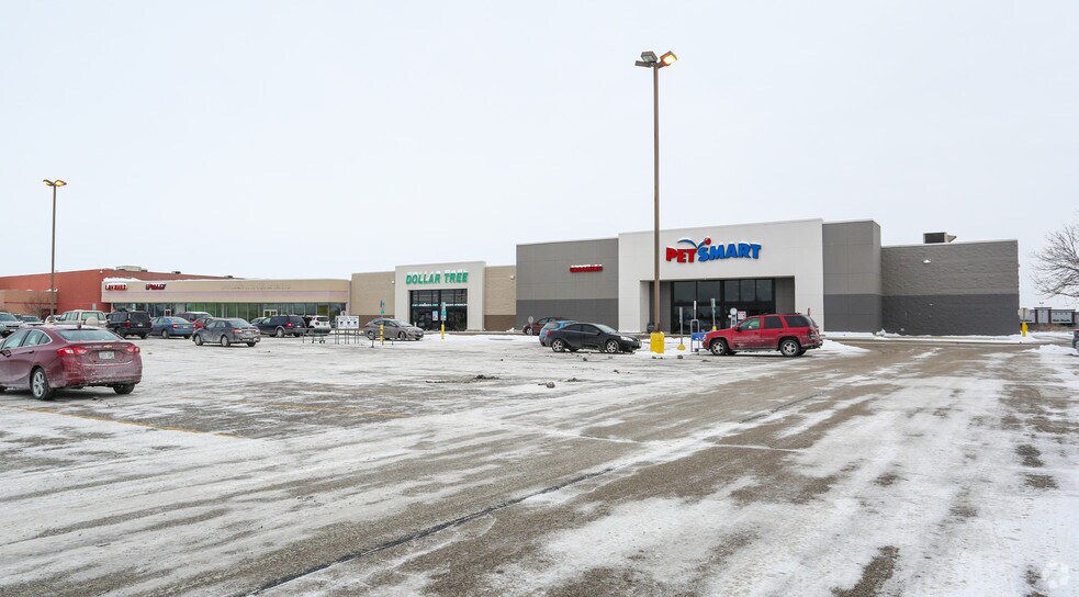 Primary Photo Of 443 N Rolling Meadows Dr, Fond Du Lac Freestanding For Lease