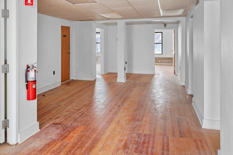 More Photos Of 17 Market St, Poughkeepsie Office For Sale