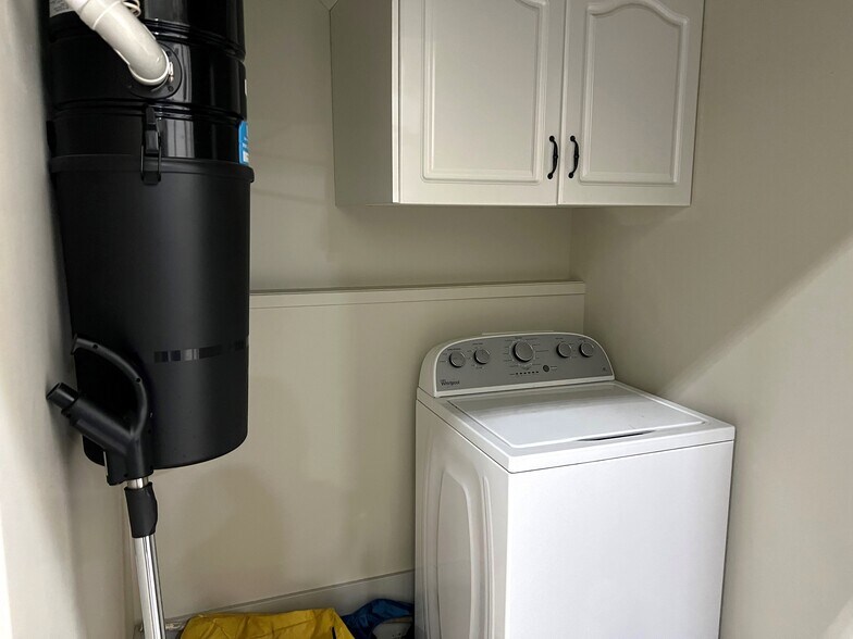 More Photos Of 13135-13161 156th St NW, Edmonton Industrial For Sale