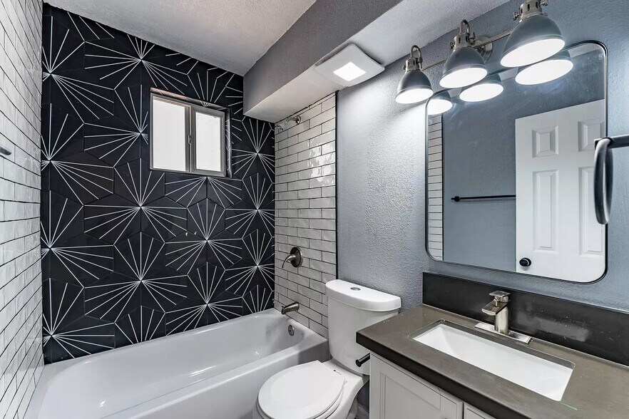 More Photos Of 2014 W Berridge Ln, Phoenix Apartments For Sale
