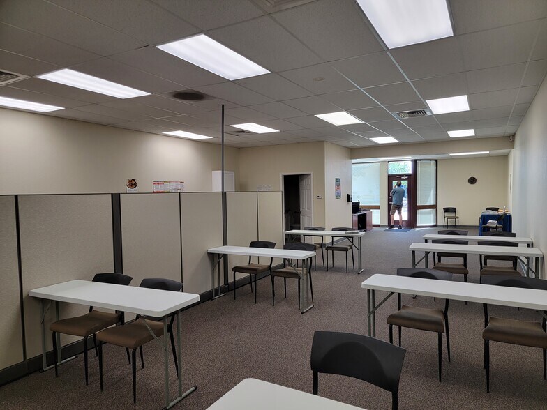 More Photos Of 2748-2776 Janitell Rd, Colorado Springs Warehouse For Lease