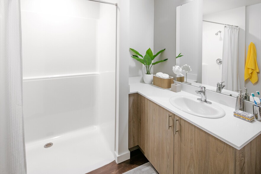 More Photos Of 1221 SW 11th Ave, Portland Apartments For Lease