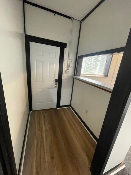 More Photos Of 10 Rhoda St, Farrell Flex For Lease