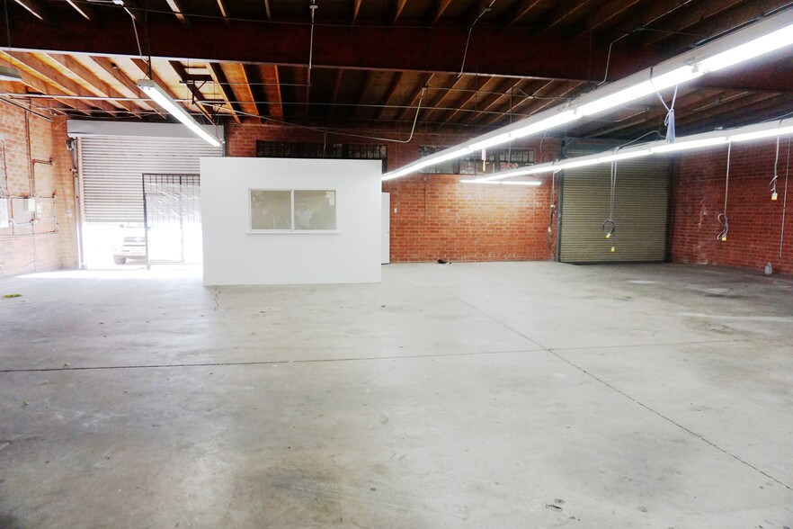 More Photos Of 155-159 W 31st St, Los Angeles Warehouse For Sale