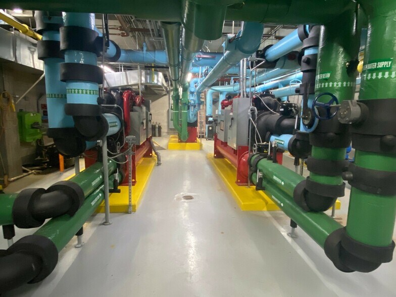 More Photos Of 1 Energy Pl, Pensacola Office For Sale