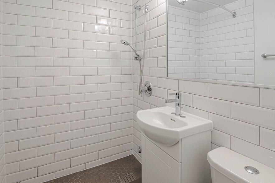 More Photos Of 105 Rue Milton, Montréal Apartments For Sale