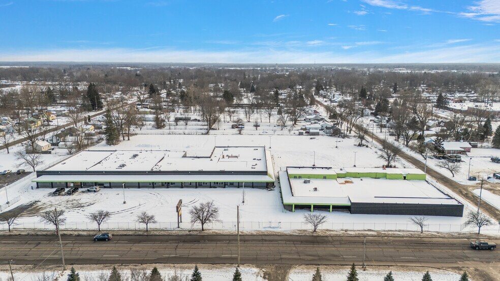 More Photos Of 3402 Richfield Rd, Flint Freestanding For Lease