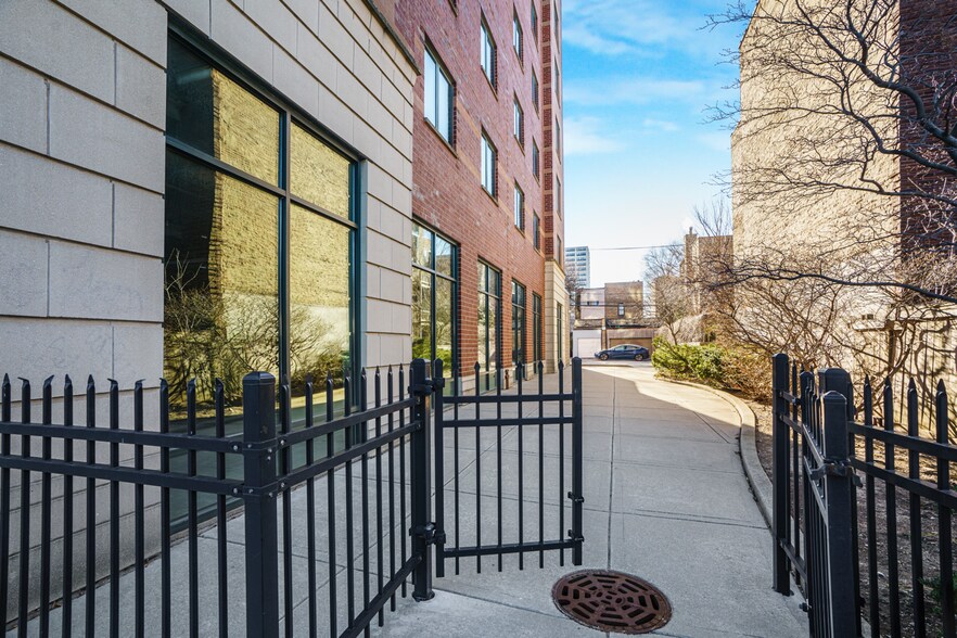 More Photos Of 4848 N Sheridan Rd, Chicago Apartments For Sale
