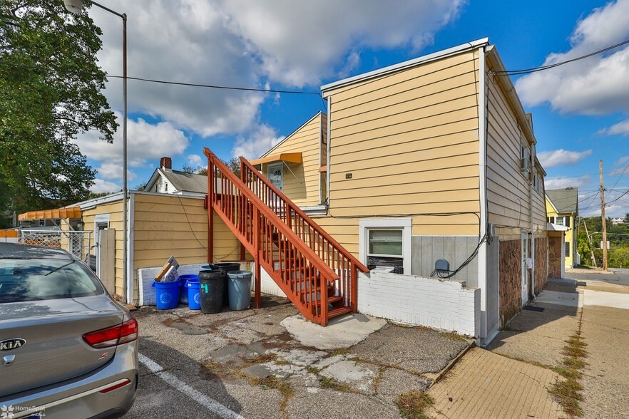 More Photos Of 902 W Wilkes Barre St, Easton Apartments For Sale