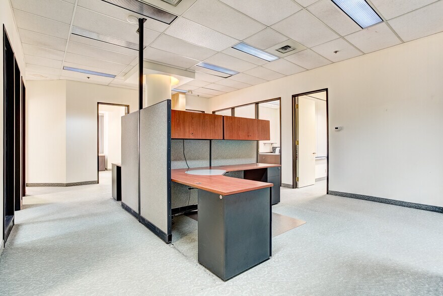 More Photos Of 1111 Rue Saint-Urbain, Montréal Office For Sale