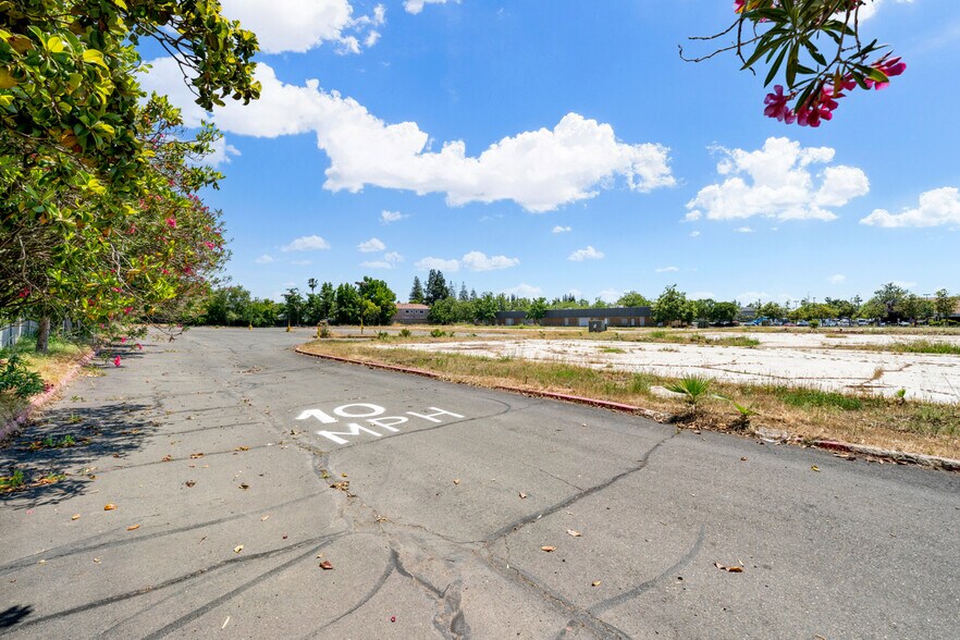 More Photos Of 1420 Howe Ave, Sacramento Land For Sale