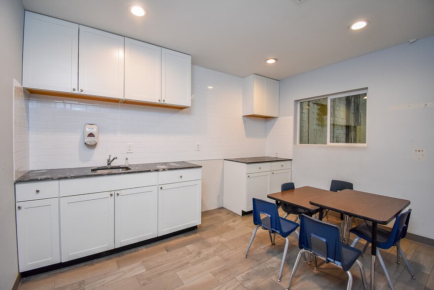 More Photos Of 19419 N Freeway, Spring General Retail For Sale