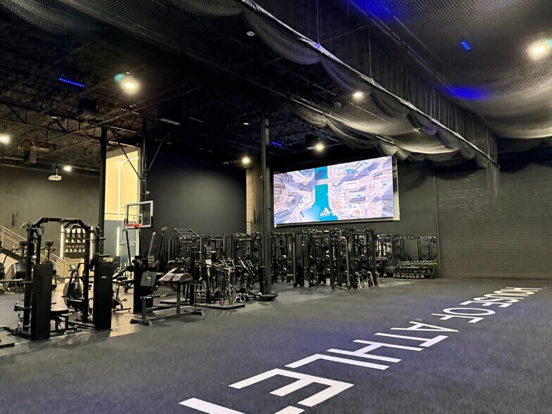 More Photos Of 1495 N Park Dr, Weston Showroom For Lease