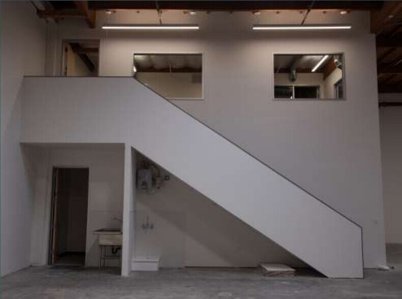 More Photos Of 1655 Little Orchard St, San Jose Manufacturing For Lease