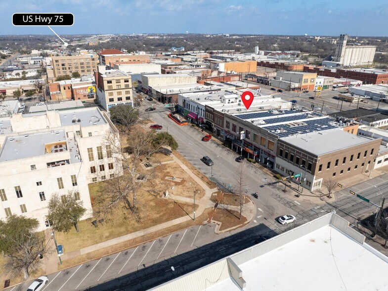 More Photos Of 111 S Travis St, Sherman Office For Sale