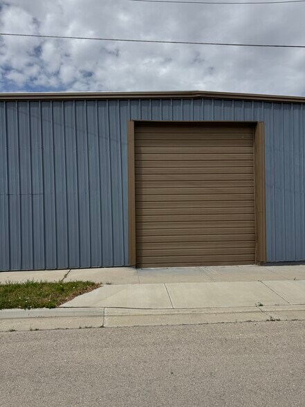 More Photos Of 435 N Main St, Helper Warehouse For Lease