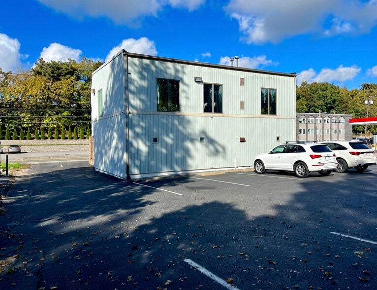 More Photos Of 892-894 Oaklawn Ave, Cranston Office Residential For Sale