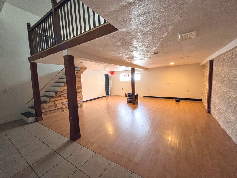 More Photos Of 106 E Tarpon Ave, Tarpon Springs Apartments For Lease