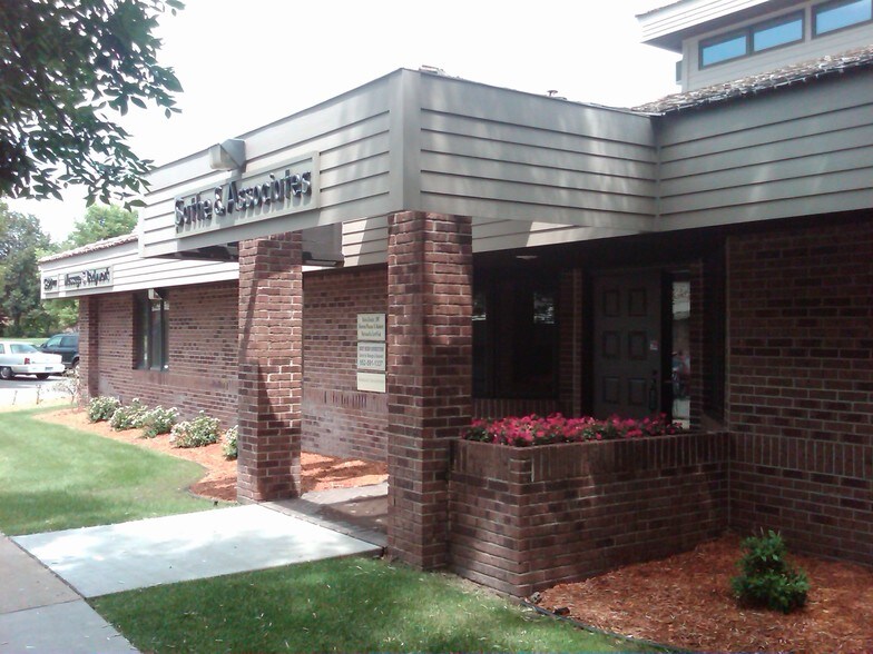 More Photos Of 5821 Cedar Lake Rd, Saint Louis Park Medical For Lease