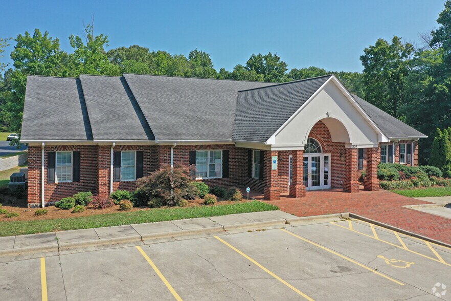 Primary Photo Of 1370 Piedmont Dr, Lexington Medical For Lease