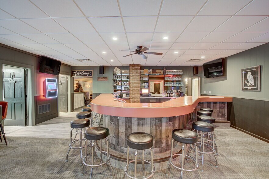 More Photos Of 617 E North St, Poynette Restaurant For Sale