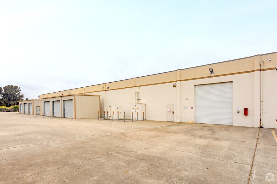 More Photos Of 1833 Stearman Ave, Hayward Manufacturing For Lease