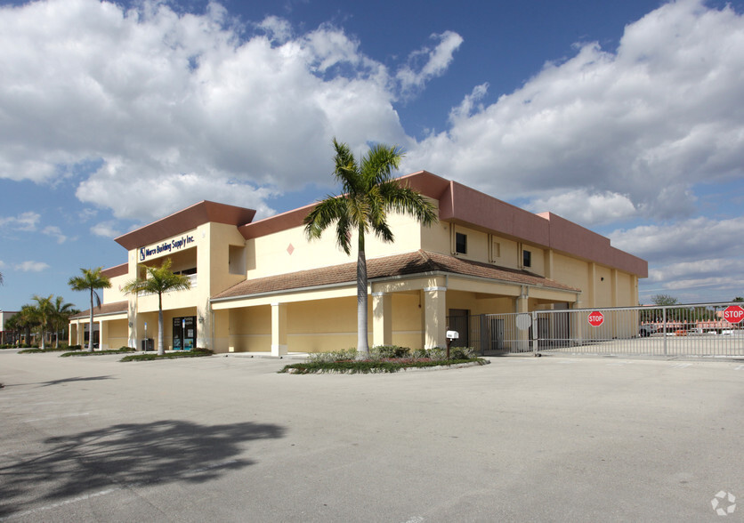 Primary Photo Of 13255 Tamiami Trl, Naples Unknown For Lease