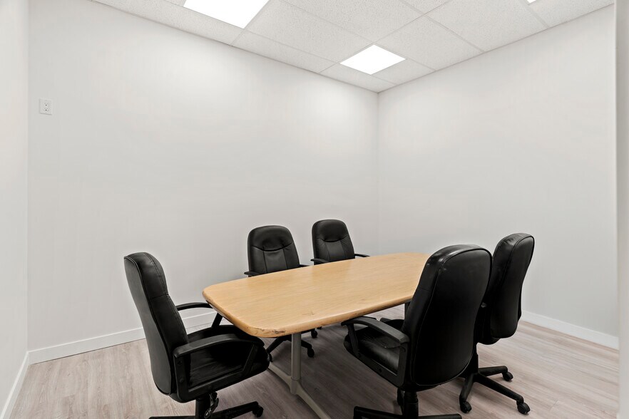 More Photos Of 10960 42 St NE, Calgary Storefront For Sale