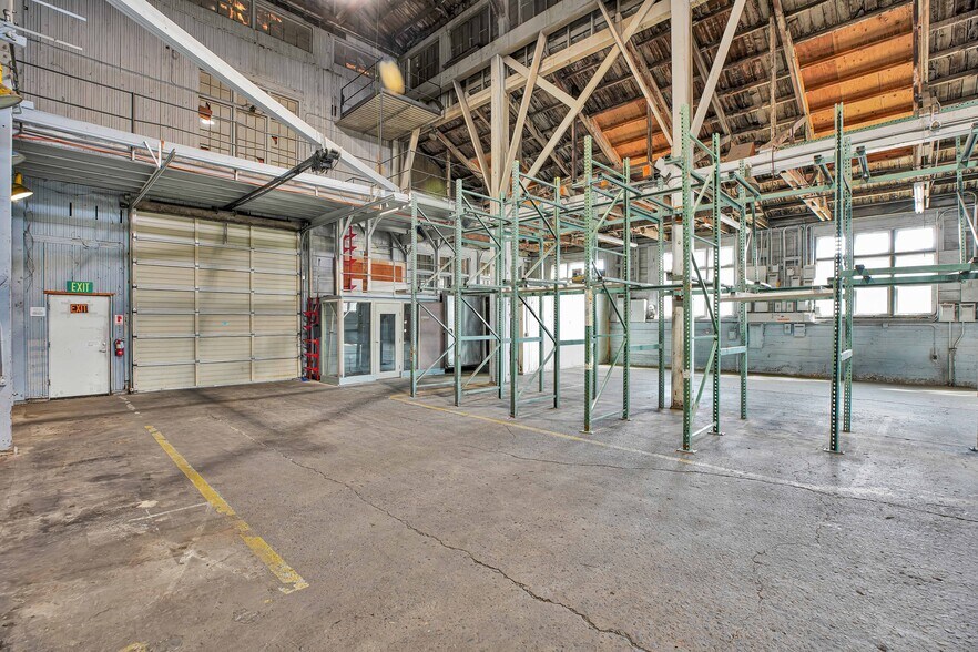 More Photos Of 679-687 N Thompson St, Portland Warehouse For Lease