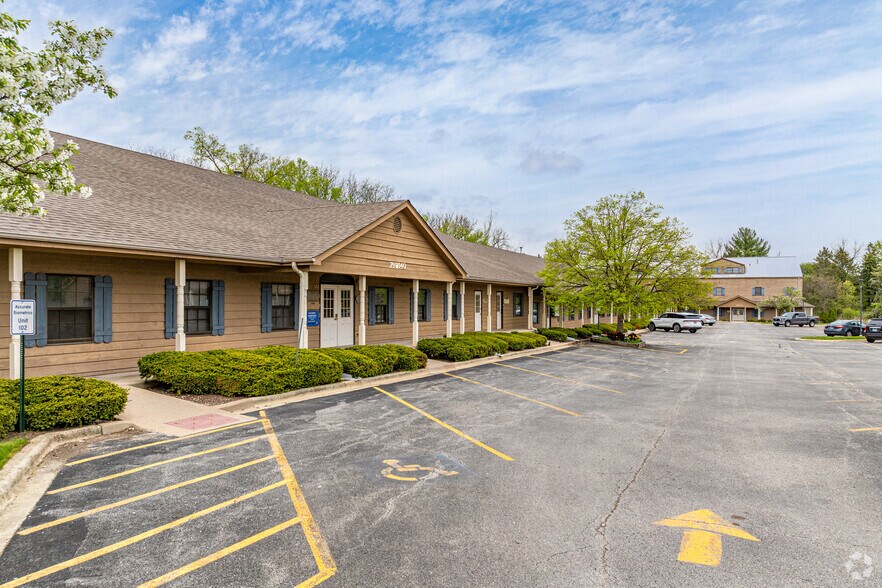 Primary Photo Of 29W110-29W140 Butterfield Rd, Warrenville Unknown For Lease