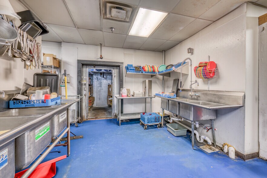 More Photos Of 4903 N Roan St, Johnson City Restaurant For Sale