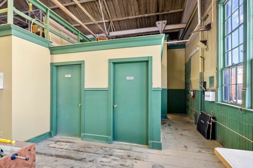 More Photos Of 244 Anaconda Rd, Butte Warehouse For Sale