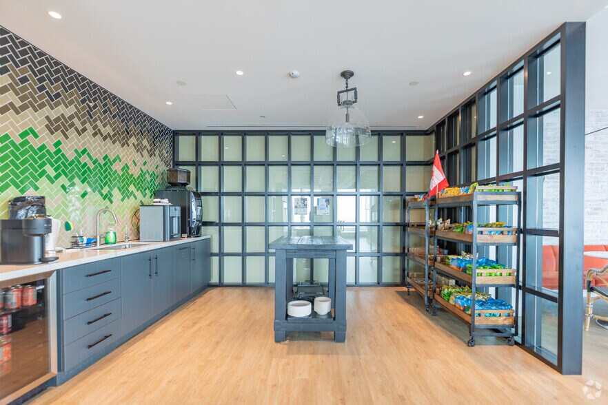 More Photos Of 181 Bay St, Toronto Office For Lease