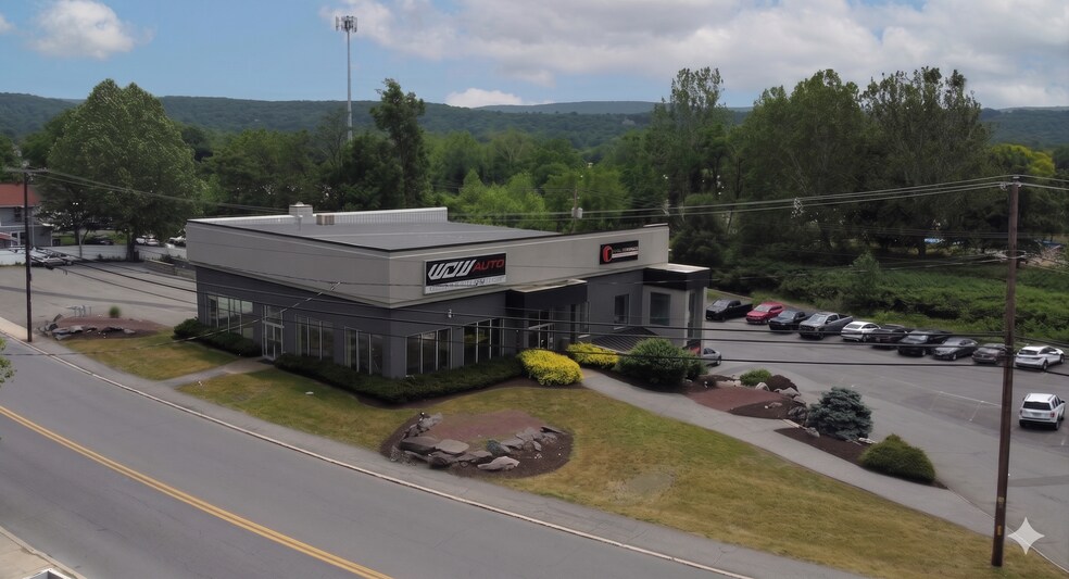 Primary Photo Of 301 N 9th St, Stroudsburg Auto Dealership For Lease