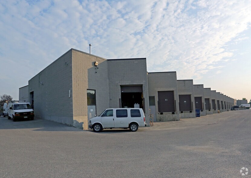 More Photos Of 110 W Beaver Creek Rd, Richmond Hill Light Distribution For Lease