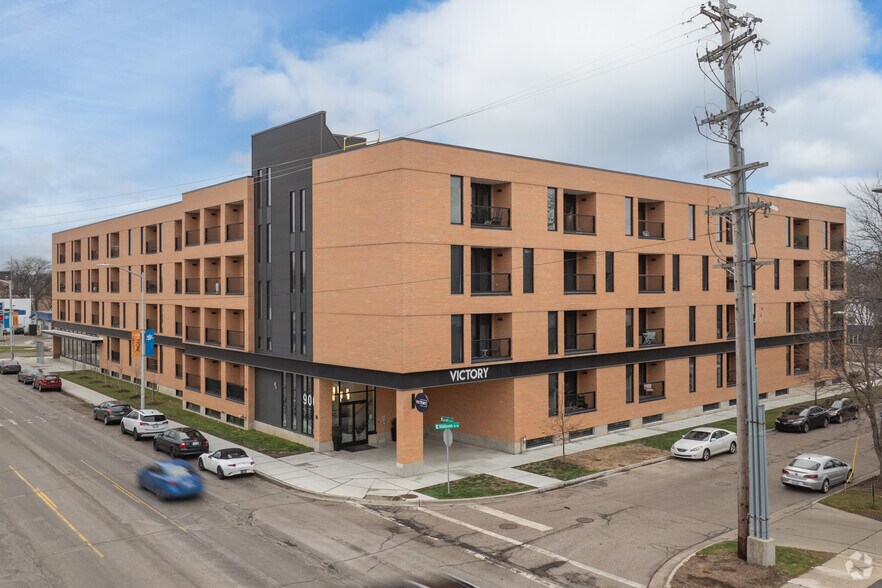 More Photos Of 900 Leonard St NW, Grand Rapids Apartments For Lease