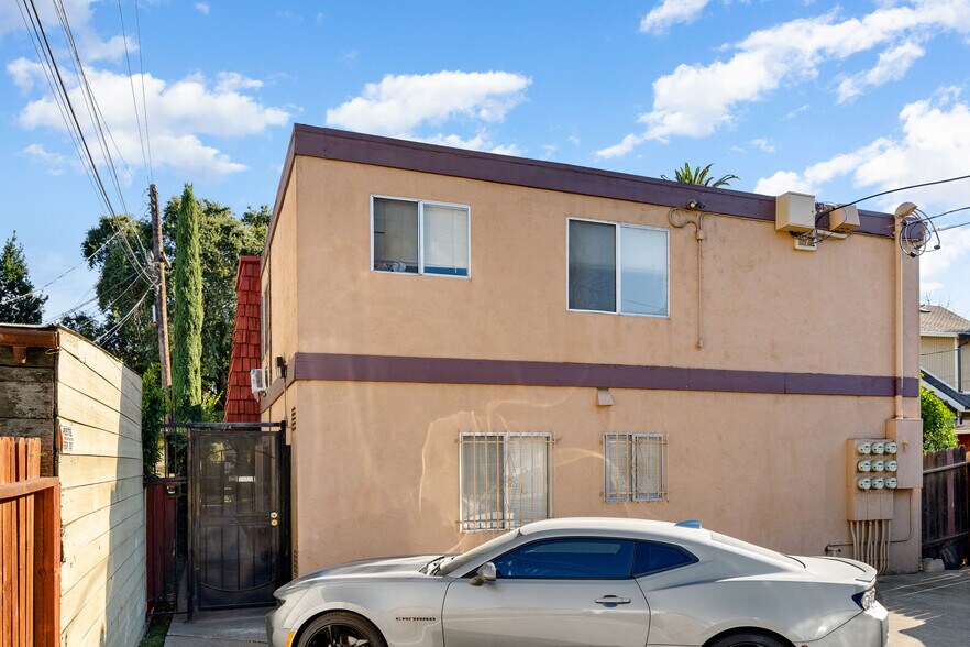 More Photos Of 2323 W St, Sacramento Apartments For Sale