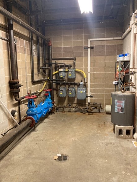 More Photos Of 53-101 Venturi Ave, Warwick Distribution For Lease