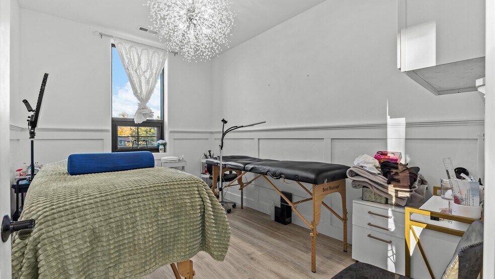 More Photos Of 450 West Ave, Rifle Office For Sale