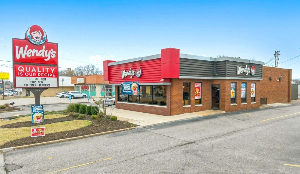 Primary Photo Of 802 Highway 51 N, Covington Fast Food For Sale