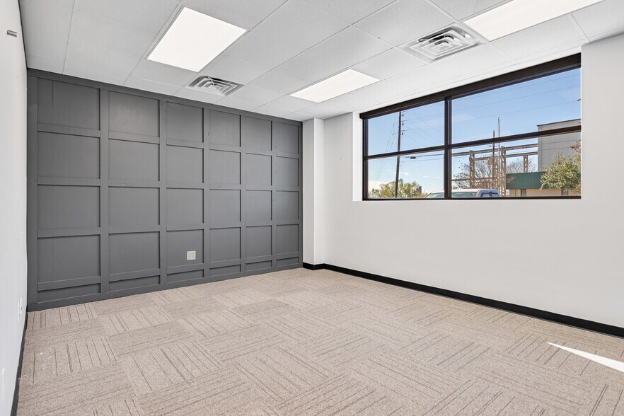 More Photos Of 6754-6758 Northwinds Dr, Houston Warehouse For Sale